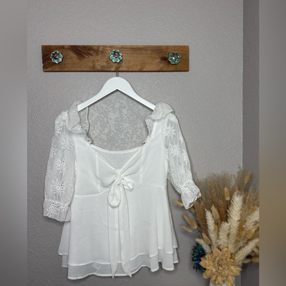 Elegant White Lace Women's Top